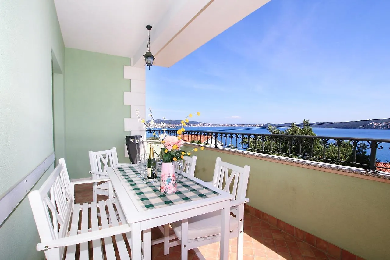 Apartments Tomi & Ivana Trogir